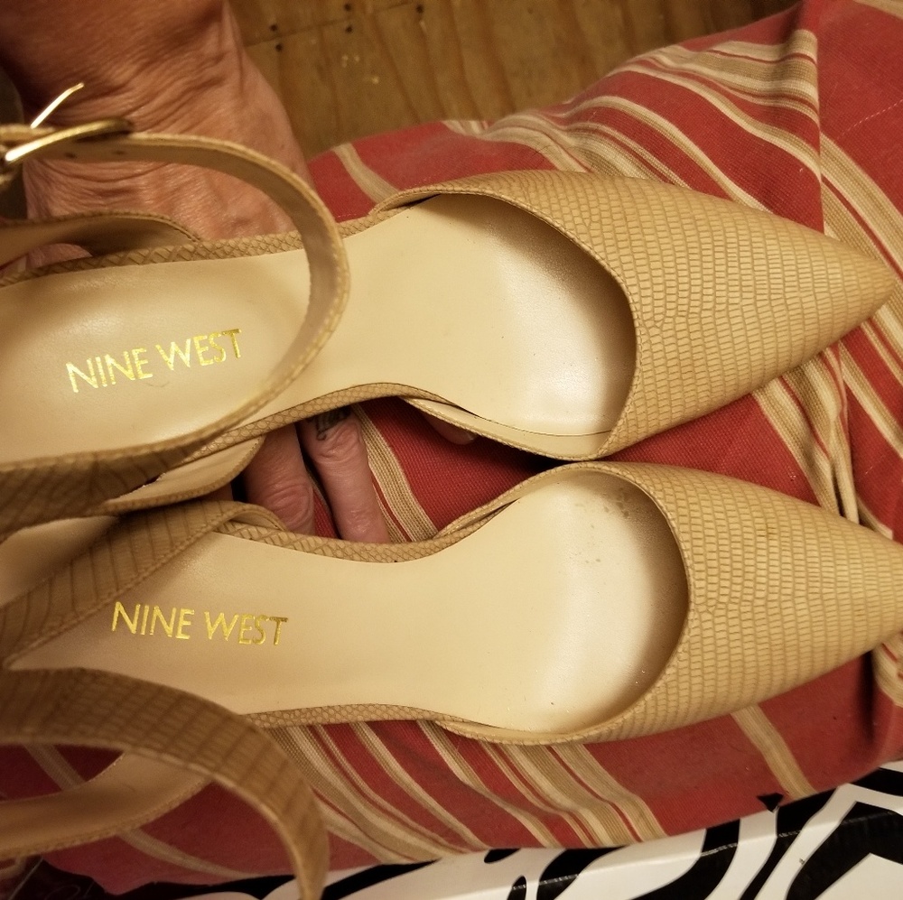 Nine West - Picture 6 of 6